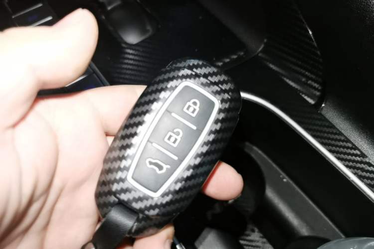 Used Hyundai Elantra 2022 1.5L CVT LUX Prestige Edition Vehicle Key