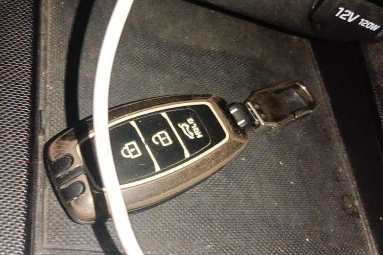 Used Hyundai Elantra 2022 1.5L CVT GLX Elite Edition Vehicle Key