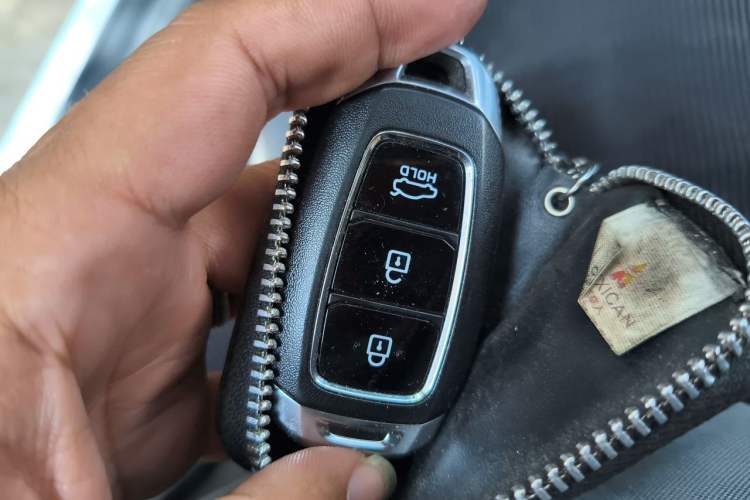 Used Hyundai Elantra 2022 1.5L CVT LUX Prestige Edition Vehicle Key
