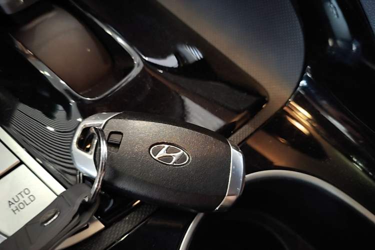 Used Hyundai Elantra 2022 1.5L CVT LUX Prestige Edition Vehicle Key
