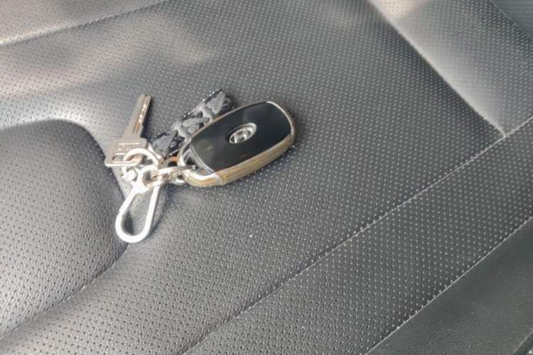 Used Hyundai Elantra 2022 1.5L CVT LUX Prestige Edition Vehicle Key