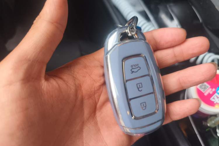 Used Hyundai Elantra 2022 1.5L CVT LUX Prestige Edition Vehicle Key