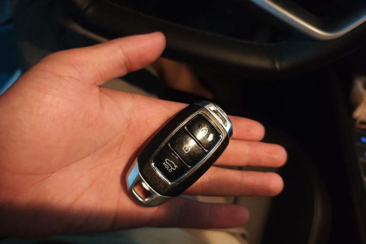 Used Hyundai Elantra 2022 1.5L CVT GLX Elite Edition Vehicle Key