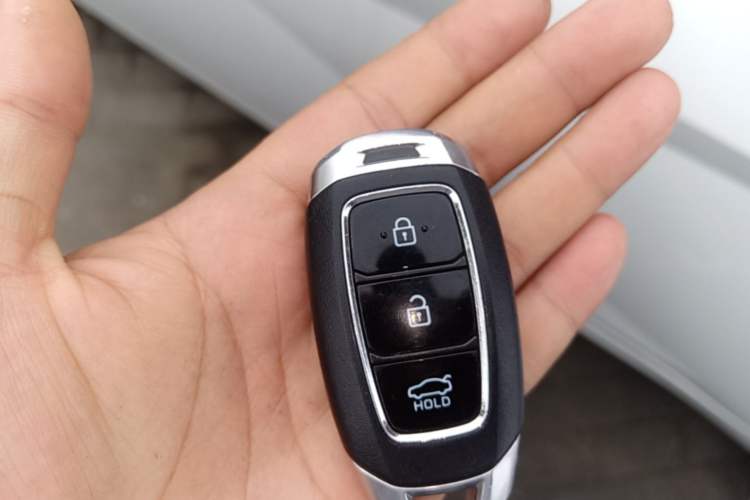 Used Hyundai Elantra 2022 1.5L CVT LUX Prestige Edition Vehicle Key
