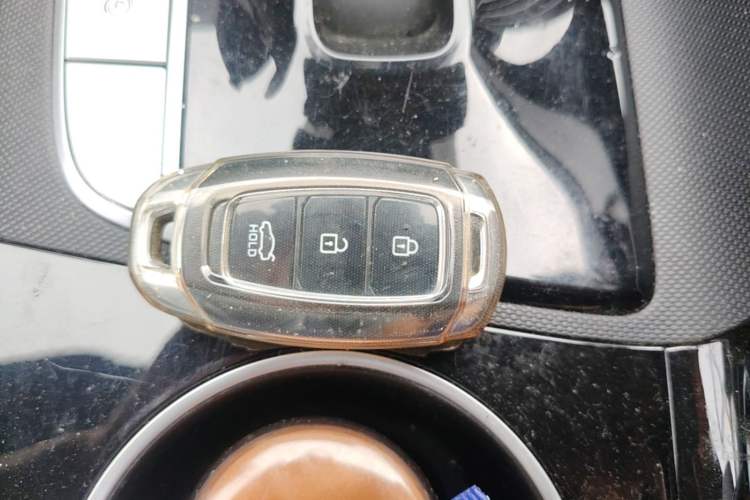 Used Hyundai Elantra 2022 1.5L CVT 20th Anniversary Edition Vehicle Key