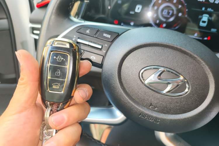 Used Hyundai Elantra 2022 1.5L CVT LUX Prestige Edition Vehicle Key