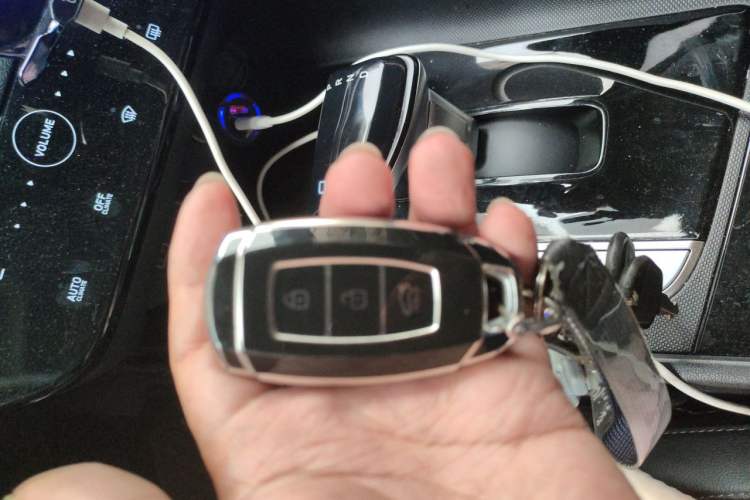 Used Hyundai Elantra 2022 1.5L CVT GLX Elite Edition Vehicle Key