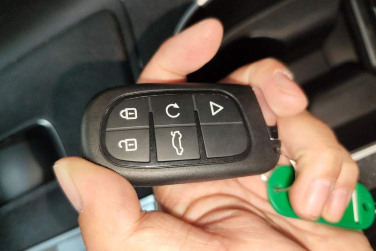 Used Hyundai Elantra 2022 1.5L CVT LUX Prestige Edition Vehicle Key