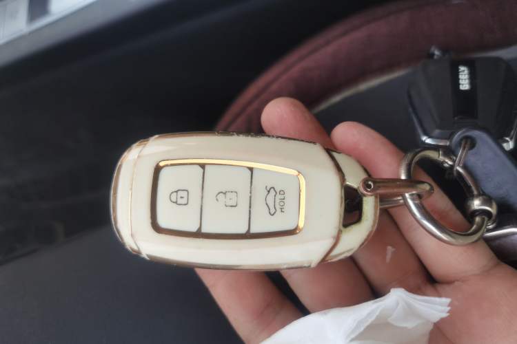 Used Hyundai Elantra 2022 1.5L CVT GLX Elite Edition Vehicle Key
