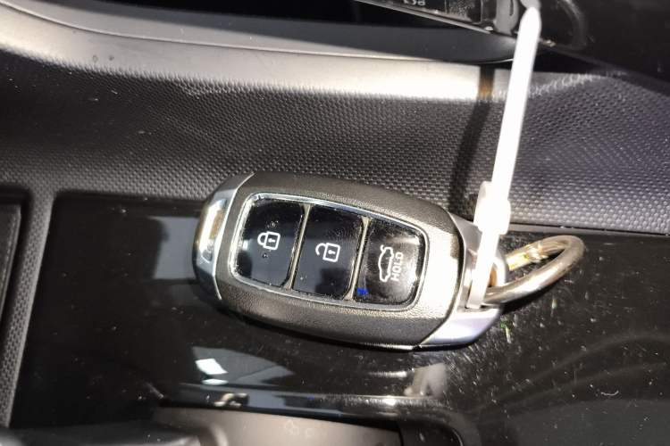 Used Hyundai Elantra 2022 1.5L CVT LUX Prestige Edition Vehicle Key