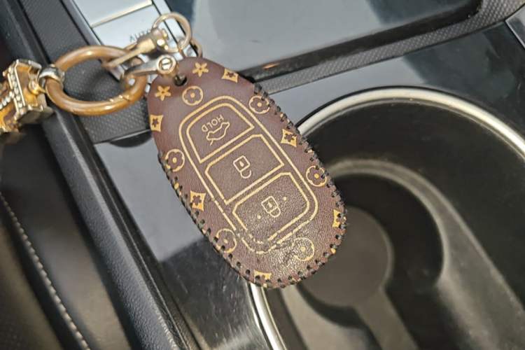Used Hyundai Elantra 2022 1.5L CVT GLX Elite Edition Vehicle Key