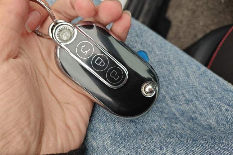 Used Hyundai Elantra 2022 1.5L CVT LUX Prestige Edition Vehicle Key