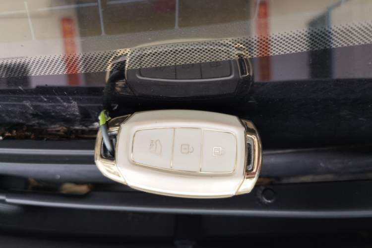 Used Hyundai Elantra 2022 1.5L CVT LUX Prestige Edition Vehicle Key