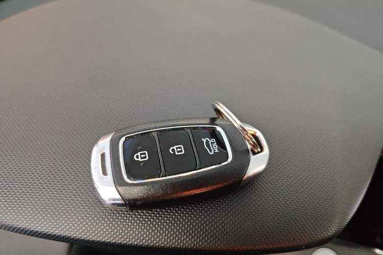 Used Hyundai Elantra 2022 1.5L CVT LUX Prestige Edition Vehicle Key