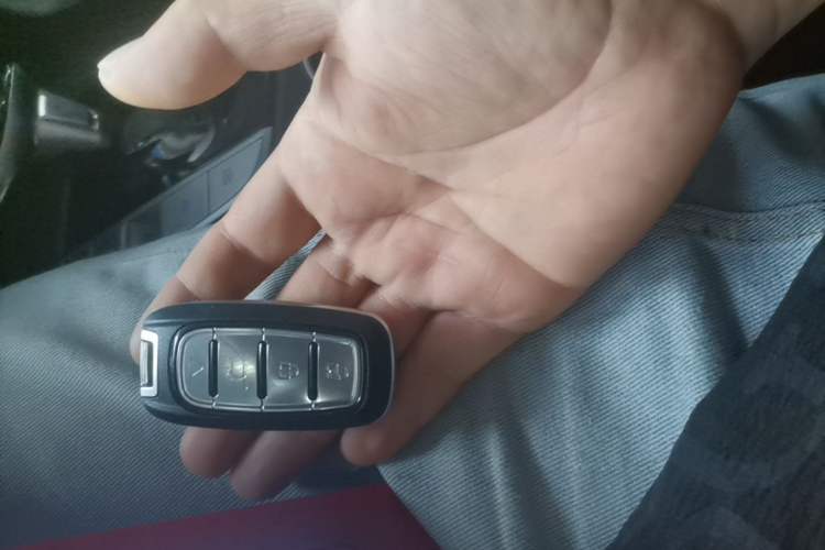 Used Hyundai Elantra 2022 1.5L CVT LUX Prestige Edition Vehicle Key