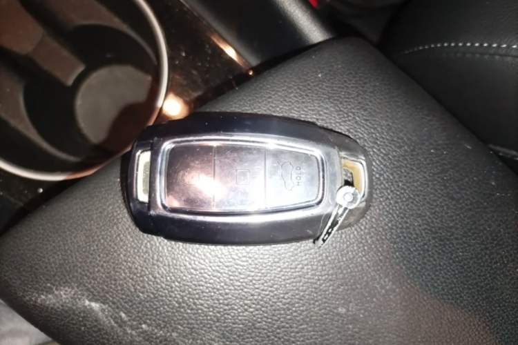 Used Hyundai Elantra 2022 1.5L CVT GLX Elite Edition Vehicle Key