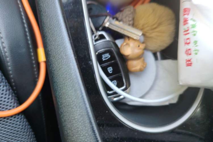 Used Hyundai Elantra 2022 1.5L CVT LUX Prestige Edition Vehicle Key