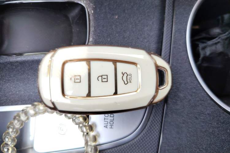 Used Hyundai Elantra 2022 1.5L CVT LUX Prestige Edition Vehicle Key