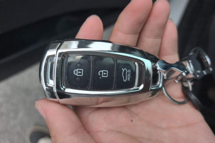 Used Hyundai Elantra 2022 1.5L CVT LUX Prestige Edition Vehicle Key