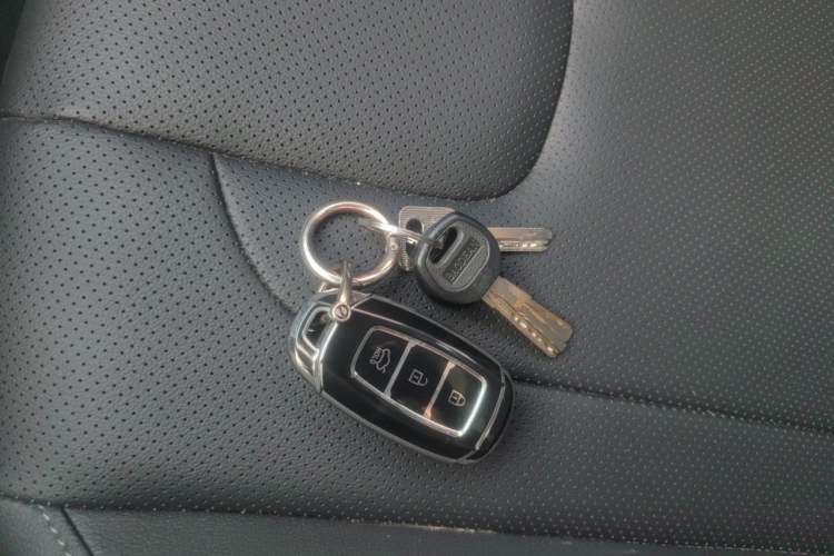 Used Hyundai Elantra 2022 1.5L CVT LUX Prestige Edition Vehicle Key