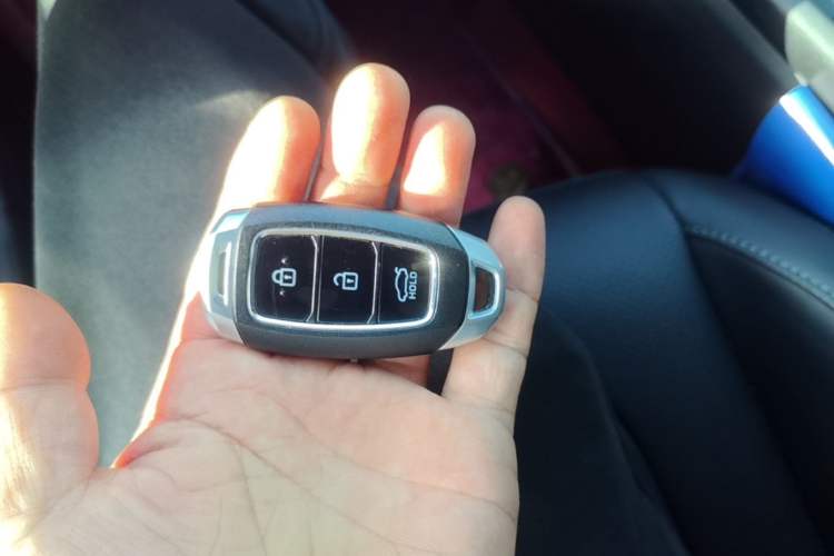Used Hyundai Elantra 2022 1.5L CVT LUX Prestige Edition Vehicle Key