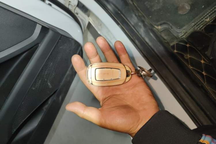 Used Hyundai Elantra 2022 1.5L CVT LUX Prestige Edition Vehicle Key