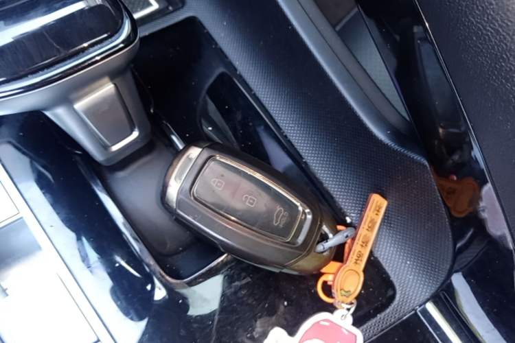 Used Hyundai Elantra 2022 1.5L CVT LUX Prestige Edition Vehicle Key