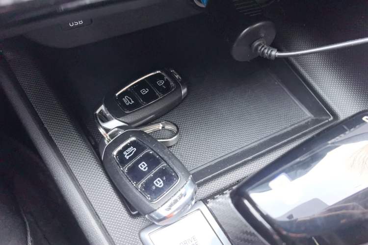 Used Hyundai Elantra 2022 1.5L CVT GLX Elite Edition Vehicle Key