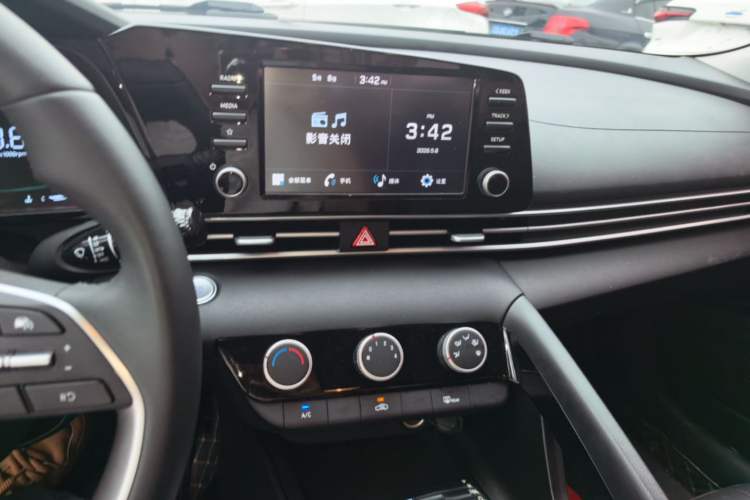 Used Hyundai Elantra 2023 1.5L CVT GLX Elite Edition Audio And AC Panel