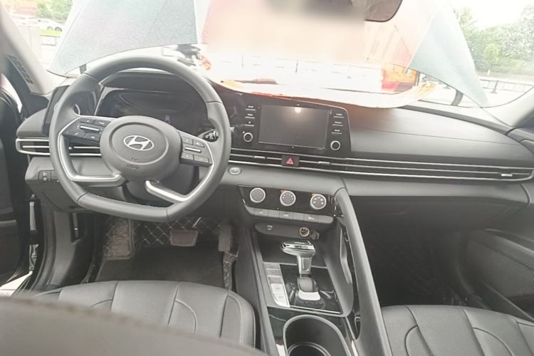 Used Hyundai Elantra 2023 1.5L CVT GLX Elite Edition Center Console