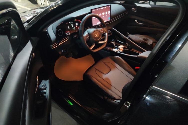 Used Hyundai Elantra 2023 1.5L CVT GLX Elite Edition Driver Seat