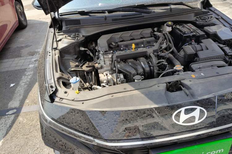 Used Hyundai Elantra 2023 1.5L CVT LUX Prestige Edition Engine Bay Right