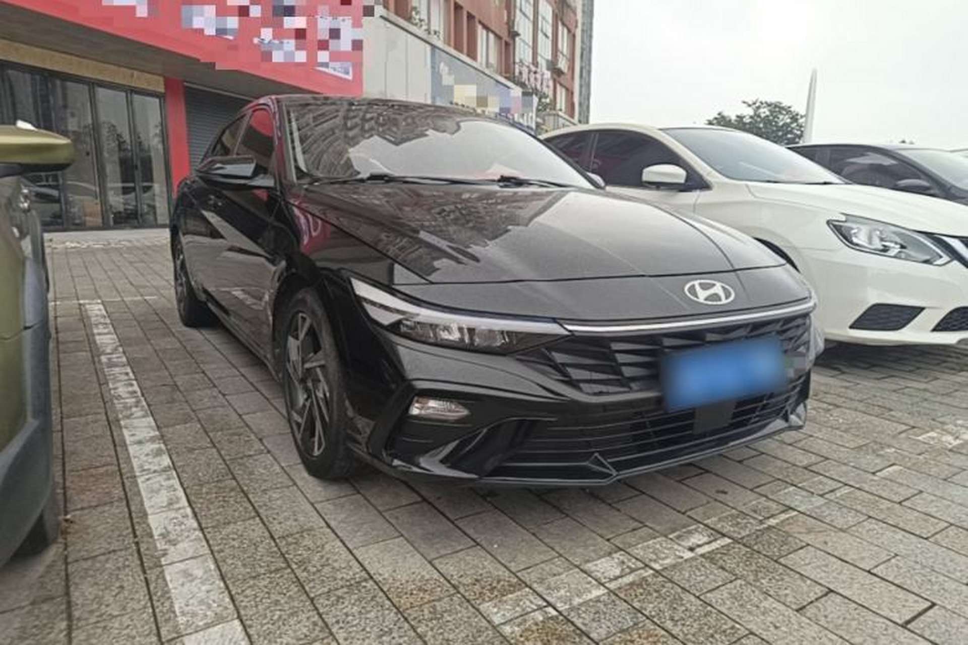 Used Hyundai Elantra 2023 1.5L CVT GLX Elite Edition Front Right 45 Deg
