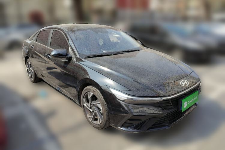 Used Hyundai Elantra 2023 1.5L CVT LUX Prestige Edition Front Right 45 Deg