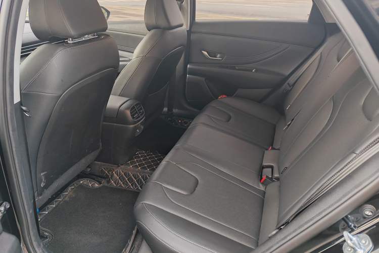 Used Hyundai Elantra 2023 1.5L CVT GLX Elite Edition Interior 3
