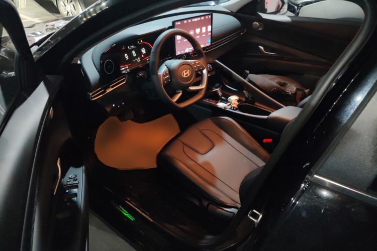Used Hyundai Elantra 2023 1.5L CVT GLX Elite Edition Left Front Seat