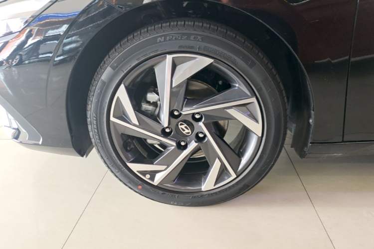 Used Hyundai Elantra 2023 1.5L CVT GLX Elite Edition Left Front Wheel Hub