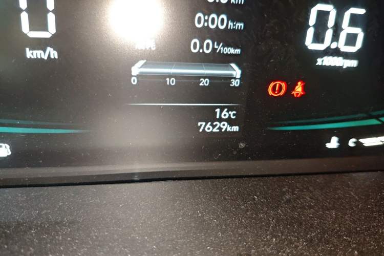 Used Hyundai Elantra 2023 1.5L CVT GLX Elite Edition Odometer Close Up