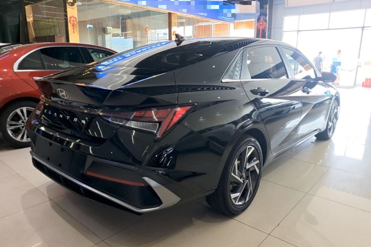 Used Hyundai Elantra 2023 1.5L CVT GLX Elite Edition Rear Right 45 Deg