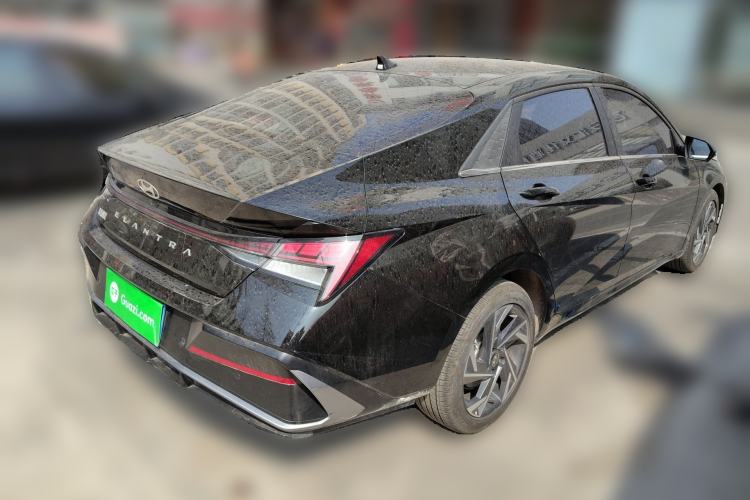 Used Hyundai Elantra 2023 1.5L CVT LUX Prestige Edition Rear Right 45 Deg