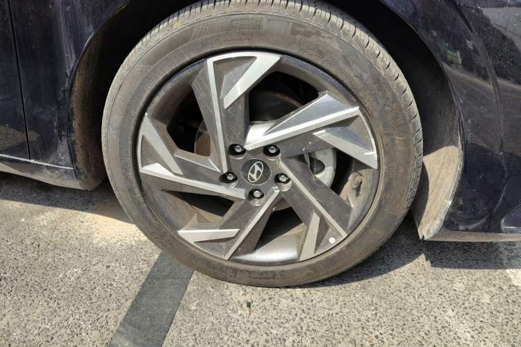 Used Hyundai Elantra 2023 1.5L CVT LUX Prestige Edition Right Front Wheel Hub