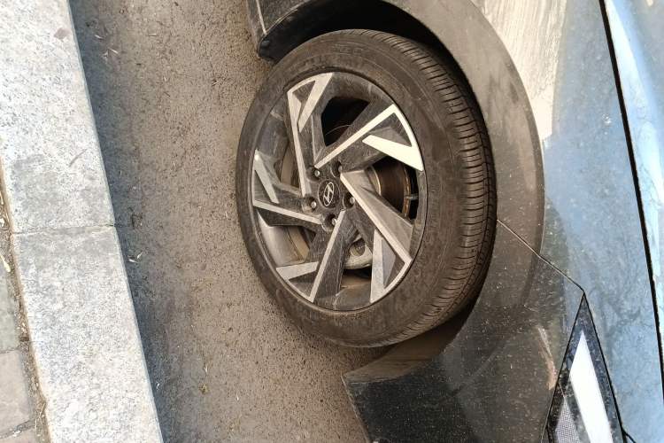 Used Hyundai Elantra 2023 1.5L CVT GLX Elite Edition Right Front Wheel Hub