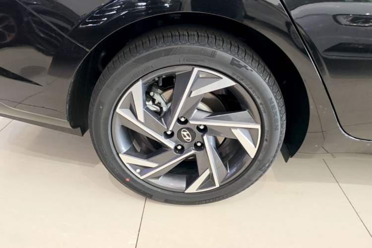Used Hyundai Elantra 2023 1.5L CVT GLX Elite Edition Right Rear Wheel Hub