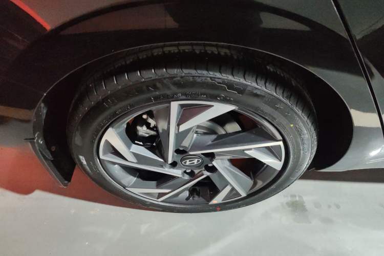 Used Hyundai Elantra 2023 1.5L CVT GLX Elite Edition Right Rear Wheel Hub