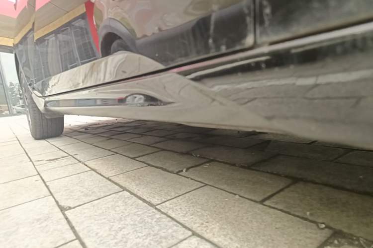 Used Hyundai Elantra 2023 1.5L CVT GLX Elite Edition Right Side Sill