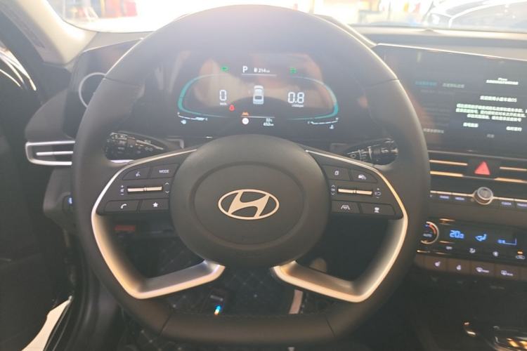 Used Hyundai Elantra 2023 1.5L CVT GLX Elite Edition Steering Wheel