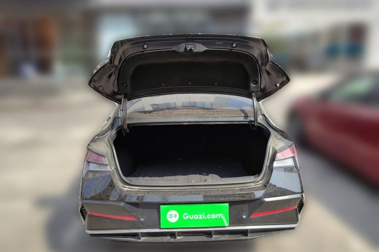Used Hyundai Elantra 2023 1.5L CVT LUX Prestige Edition Trunk