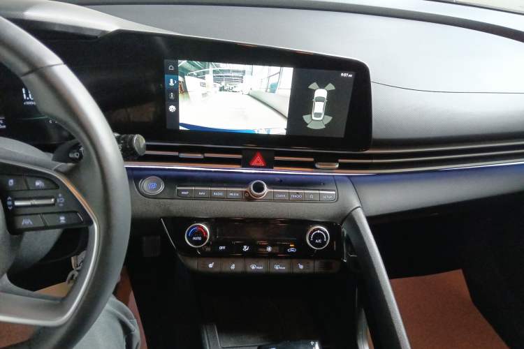 Used Hyundai Elantra 2023 1.5L CVT LUX Prestige Edition Audio And AC Panel