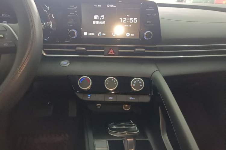 Used Hyundai Elantra 2023 1.5L CVT GLX Elite Edition Audio And AC Panel