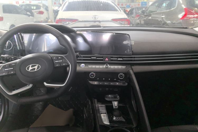 Used Hyundai Elantra 2023 1.5L CVT LUX Prestige Edition Audio And AC Panel